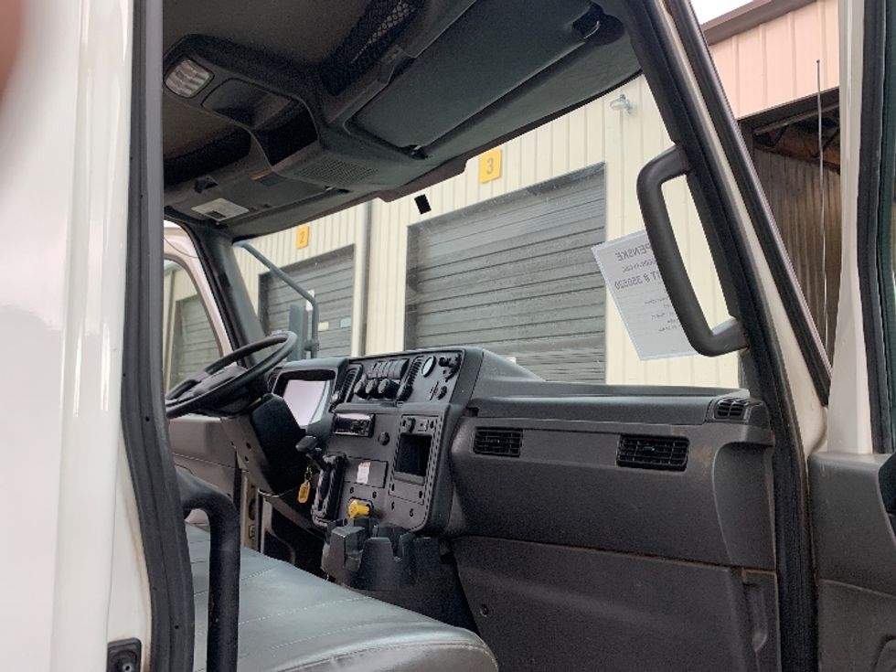 Medium Duty Box Truck-Light and Medium Duty Trucks-International-2020-MV607-Nashville (Mount Juliet)-TN-169,180\n\t\tmiles-$ 41,250 - Image 20