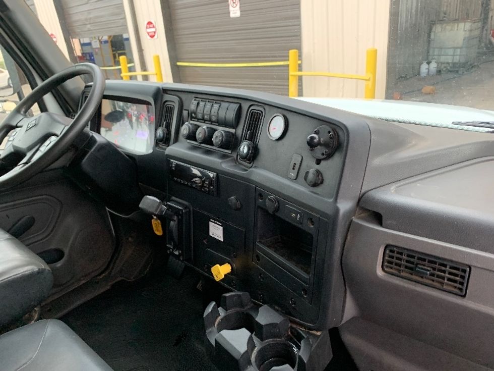 Medium Duty Box Truck-Light and Medium Duty Trucks-International-2020-MV607-Nashville (Mount Juliet)-TN-169,180\n\t\tmiles-$ 41,250 - Image 22
