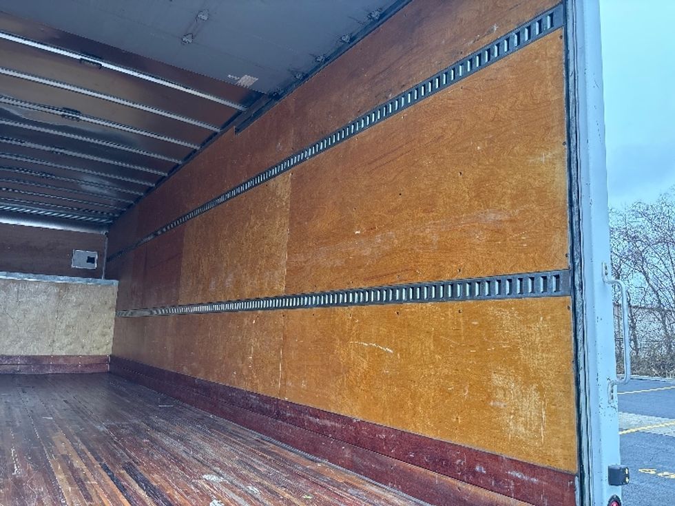 Medium Duty Box Truck-Light and Medium Duty Trucks-International-2020-MV607-Nashville (Mount Juliet)-TN-244,006\n\t\tmiles-$ 46,250 - Image 12