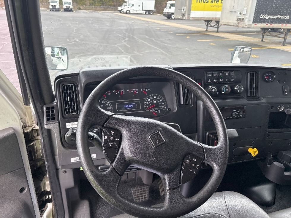 Medium Duty Box Truck-Light and Medium Duty Trucks-International-2020-MV607-Nashville (Mount Juliet)-TN-244,006\n\t\tmiles-$ 46,250 - Image 18