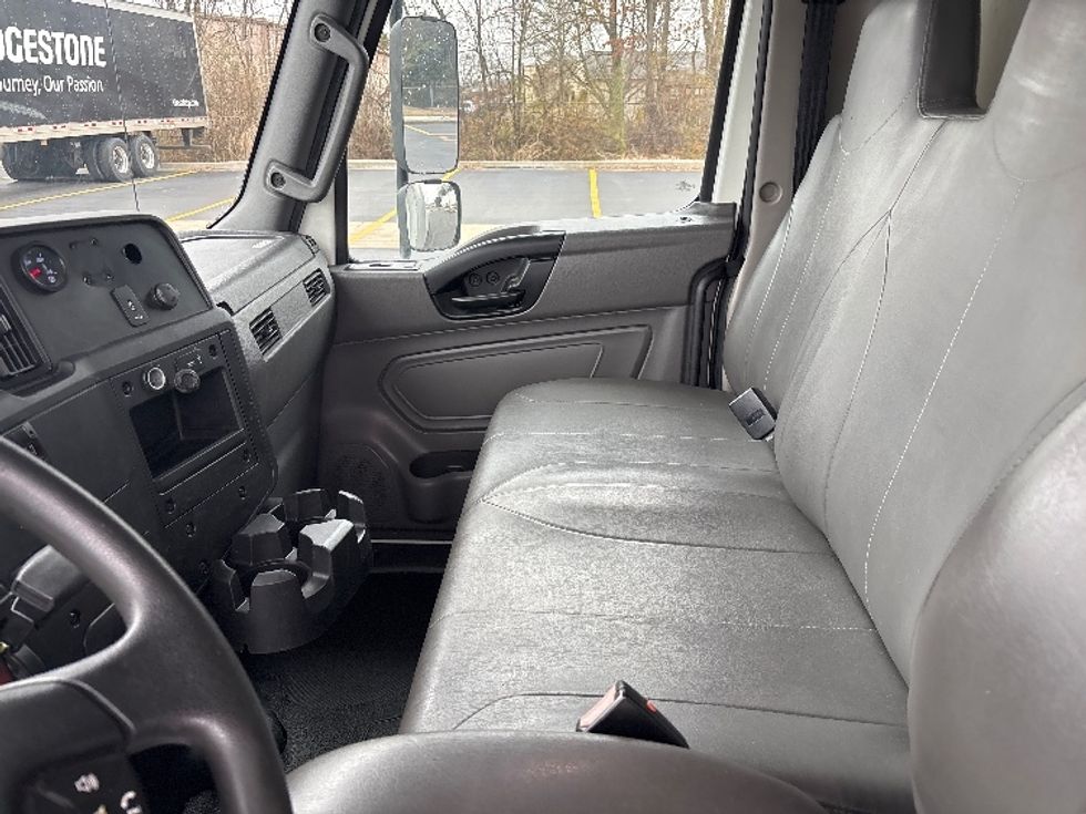 Medium Duty Box Truck-Light and Medium Duty Trucks-International-2020-MV607-Nashville (Mount Juliet)-TN-244,006\n\t\tmiles-$ 46,250 - Image 19