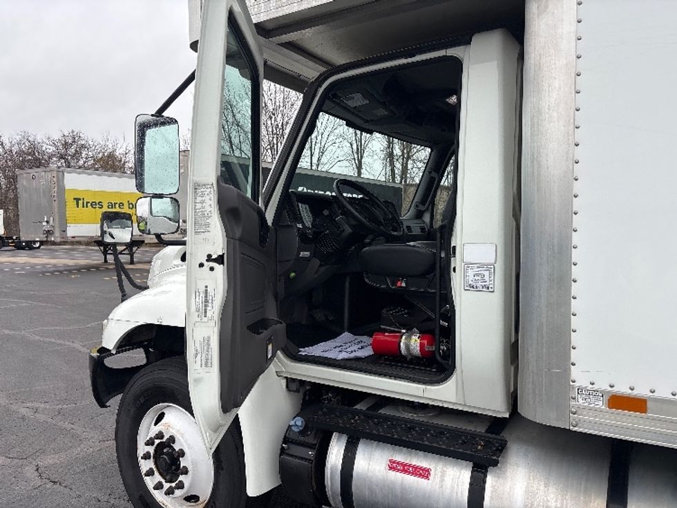 Medium Duty Box Truck-Light and Medium Duty Trucks-International-2020-MV607-Nashville (Mount Juliet)-TN-244,006\n\t\tmiles-$ 46,250 - Image 16