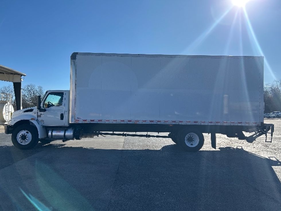 Medium Duty Box Truck-Light and Medium Duty Trucks-International-2020-MV607-Nashville (Mount Juliet)-TN-295,094\n\t\tmiles-$ 29,750 - Image 4