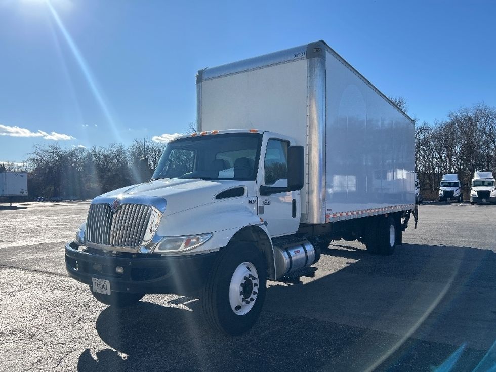 Medium Duty Box Truck-Light and Medium Duty Trucks-International-2020-MV607-Nashville (Mount Juliet)-TN-295,094\n\t\tmiles-$ 29,750 - Image 3