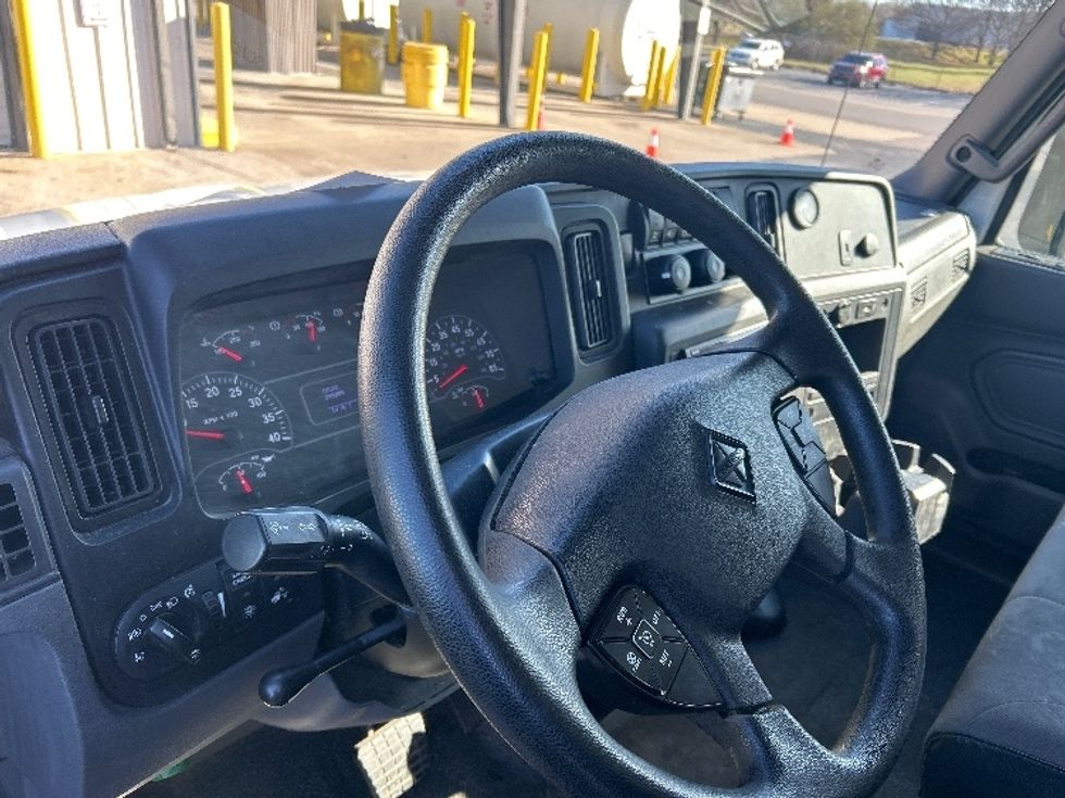 Medium Duty Box Truck-Light and Medium Duty Trucks-International-2020-MV607-Nashville (Mount Juliet)-TN-295,094\n\t\tmiles-$ 29,750 - Image 17