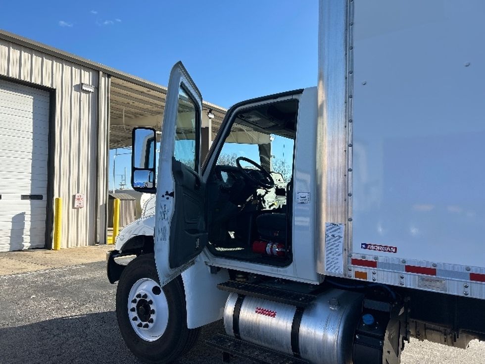 Medium Duty Box Truck-Light and Medium Duty Trucks-International-2020-MV607-Nashville (Mount Juliet)-TN-295,094\n\t\tmiles-$ 29,750 - Image 16