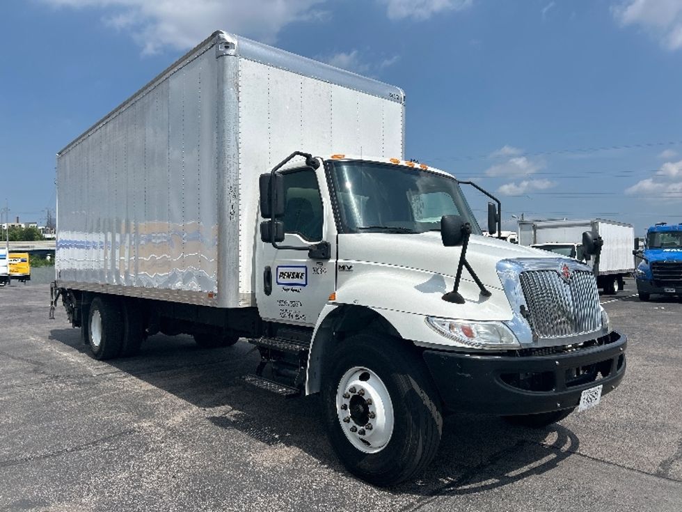 Medium Duty Box Truck-Light and Medium Duty Trucks-International-2020-MV607-Nashville (Mount Juliet)-TN-35,185\n\t\tmiles-$ 71,500 - Image 1