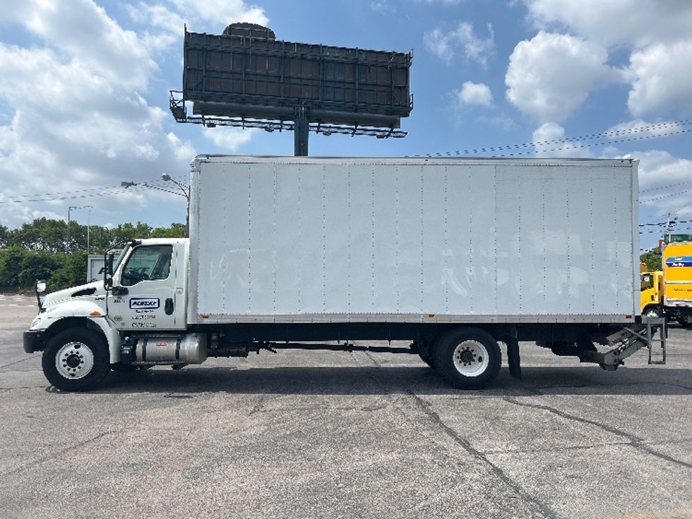 Medium Duty Box Truck-Light and Medium Duty Trucks-International-2020-MV607-Nashville (Mount Juliet)-TN-35,185\n\t\tmiles-$ 71,500 - Image 4
