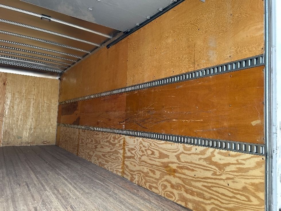 Medium Duty Box Truck-Light and Medium Duty Trucks-International-2020-MV607-Nashville (Mount Juliet)-TN-35,185\n\t\tmiles-$ 71,500 - Image 12
