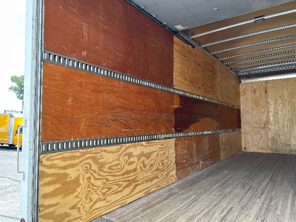 Medium Duty Box Truck-Light and Medium Duty Trucks-International-2020-MV607-Nashville (Mount Juliet)-TN-35,185\n\t\tmiles-$ 71,500 - Image 11