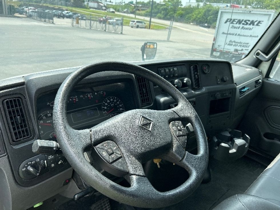 Medium Duty Box Truck-Light and Medium Duty Trucks-International-2020-MV607-Nashville (Mount Juliet)-TN-35,185\n\t\tmiles-$ 71,500 - Image 17