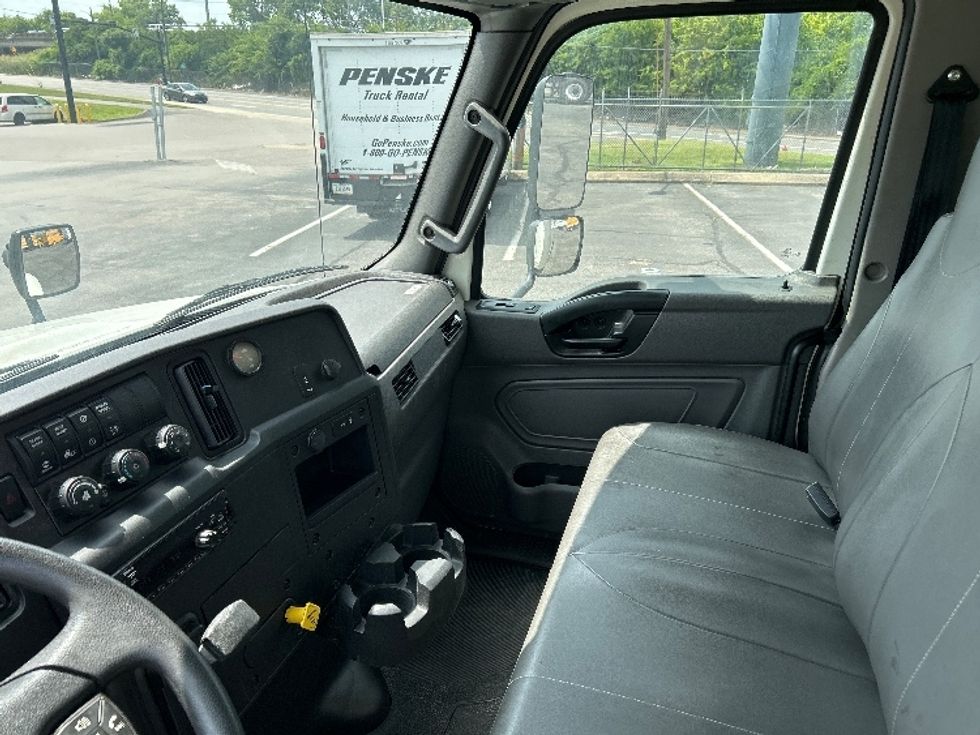 Medium Duty Box Truck-Light and Medium Duty Trucks-International-2020-MV607-Nashville (Mount Juliet)-TN-35,185\n\t\tmiles-$ 71,500 - Image 19