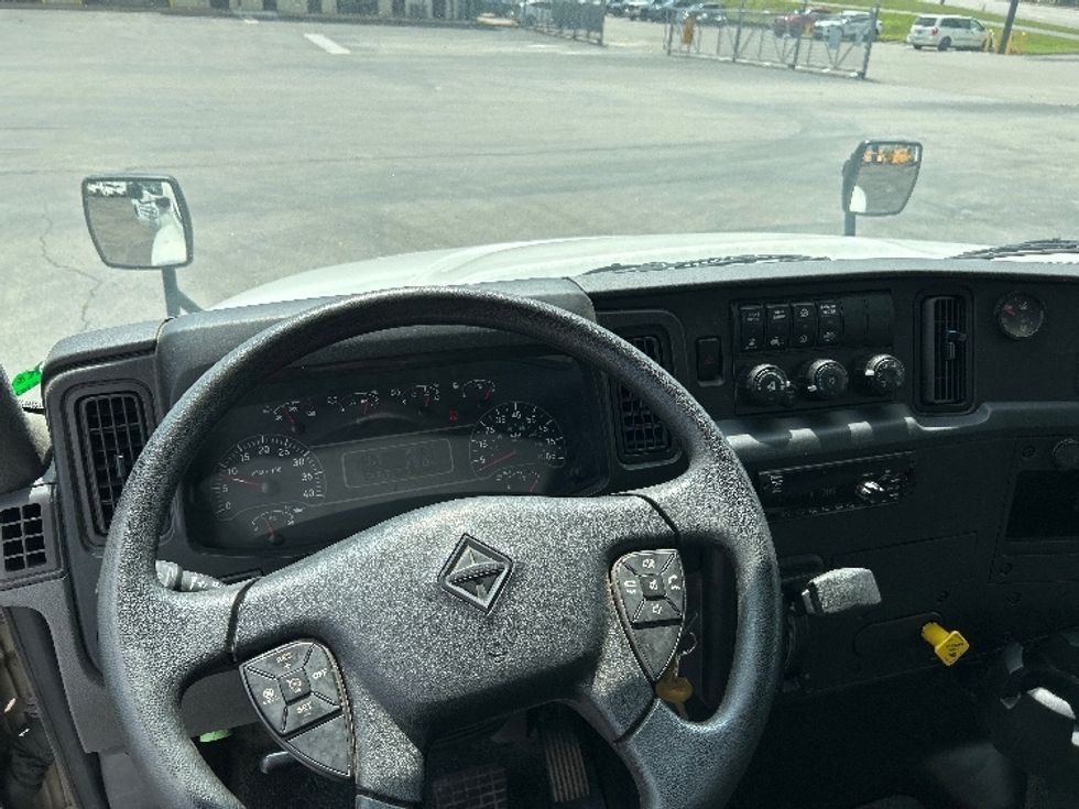 Medium Duty Box Truck-Light and Medium Duty Trucks-International-2020-MV607-Nashville (Mount Juliet)-TN-35,185\n\t\tmiles-$ 71,500 - Image 18