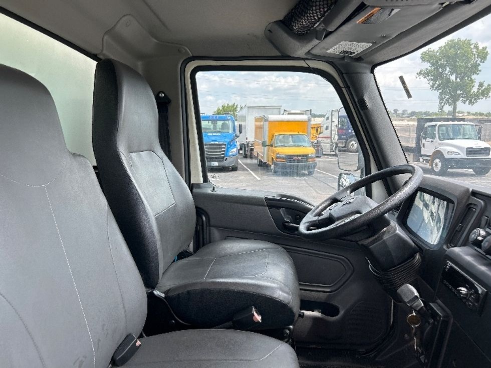 Medium Duty Box Truck-Light and Medium Duty Trucks-International-2020-MV607-Nashville (Mount Juliet)-TN-35,185\n\t\tmiles-$ 71,500 - Image 22