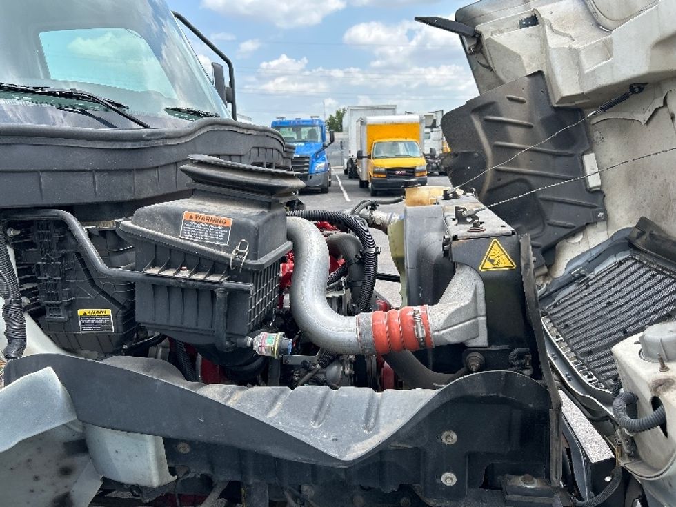 Medium Duty Box Truck-Light and Medium Duty Trucks-International-2020-MV607-Nashville (Mount Juliet)-TN-35,185\n\t\tmiles-$ 71,500 - Image 23