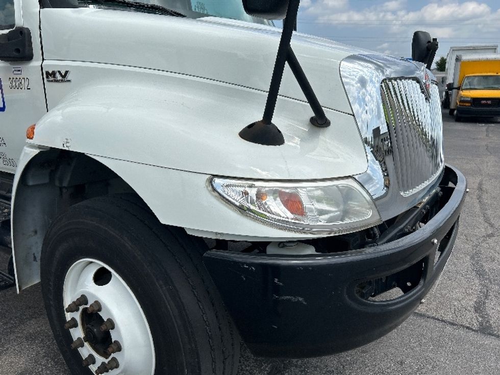 Medium Duty Box Truck-Light and Medium Duty Trucks-International-2020-MV607-Nashville (Mount Juliet)-TN-35,185\n\t\tmiles-$ 71,500 - Image 28
