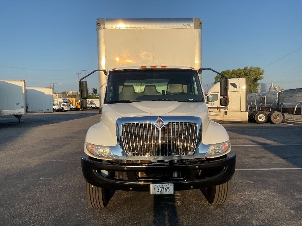 Medium Duty Box Truck-Light and Medium Duty Trucks-International-2020-MV607-Nashville-TN-131,912\n\t\tmiles-$ 61,250 - Image 2