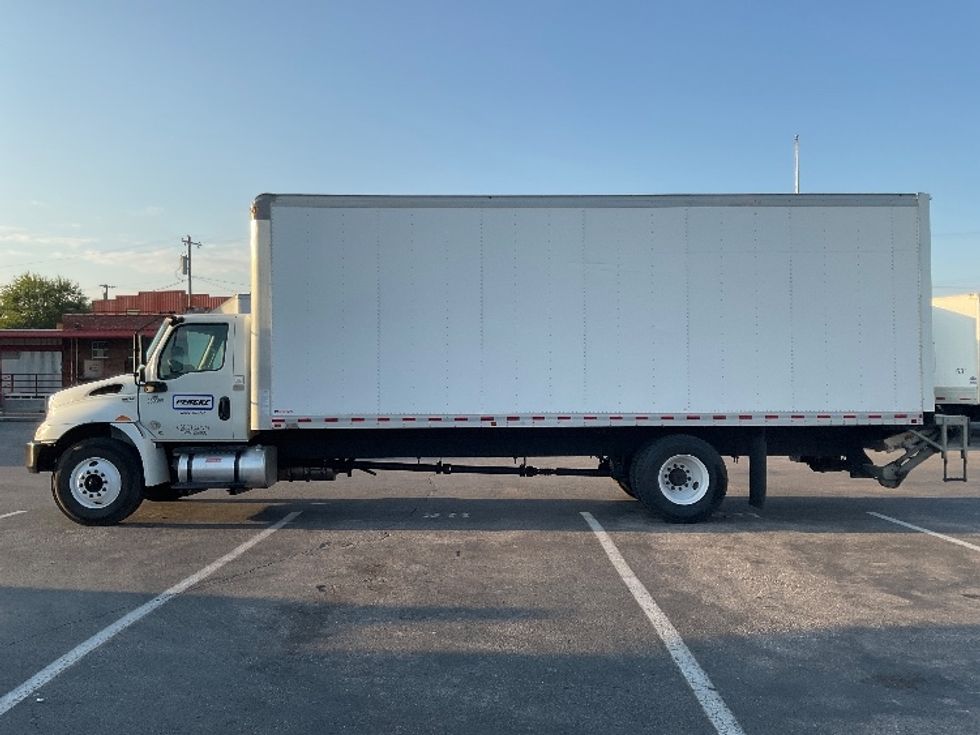 Medium Duty Box Truck-Light and Medium Duty Trucks-International-2020-MV607-Nashville-TN-131,912\n\t\tmiles-$ 61,250 - Image 4