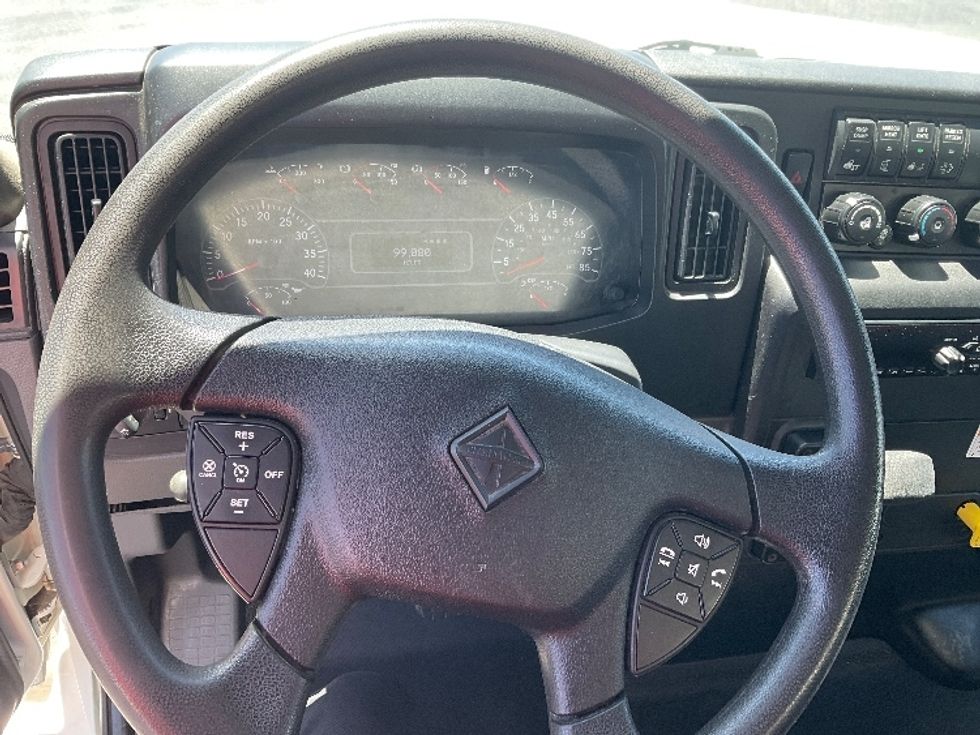 Medium Duty Box Truck-Light and Medium Duty Trucks-International-2020-MV607-Nashville-TN-136,861\n\t\tmiles-$ 55,000 - Image 15
