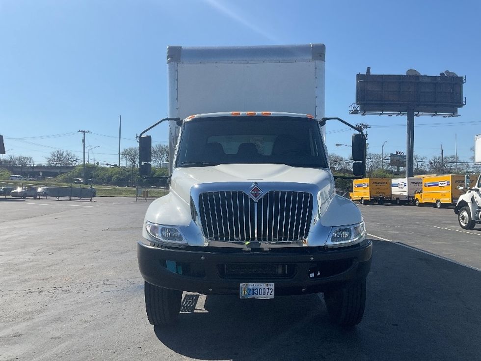 Medium Duty Box Truck-Light and Medium Duty Trucks-International-2020-MV607-Nashville-TN-136,861\n\t\tmiles-$ 55,000 - Image 2