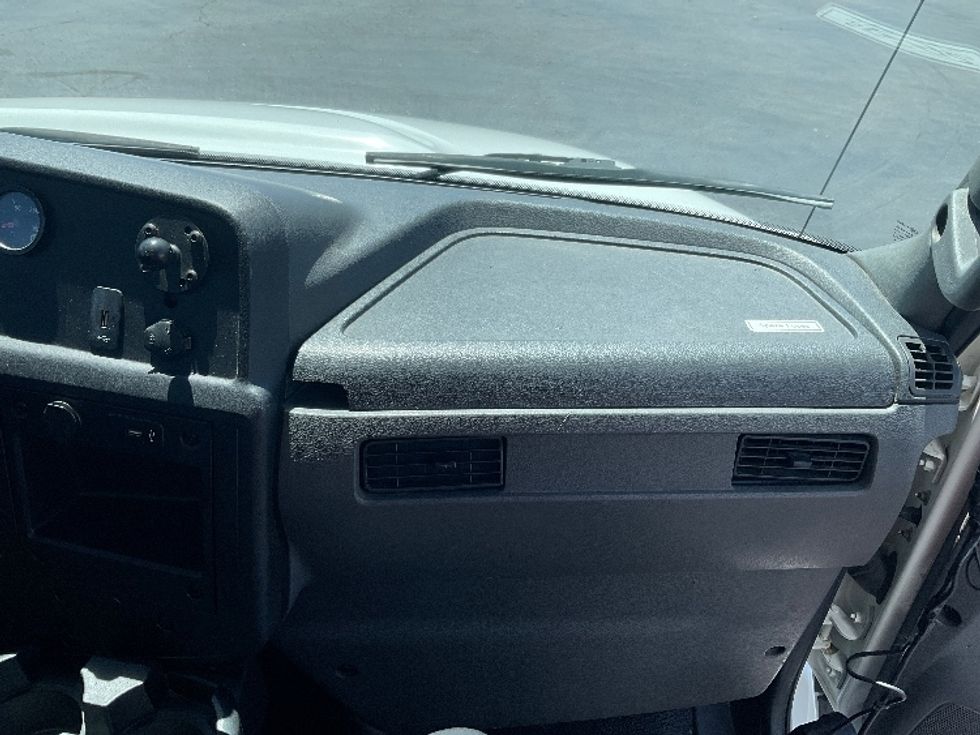 Medium Duty Box Truck-Light and Medium Duty Trucks-International-2020-MV607-Nashville-TN-136,861\n\t\tmiles-$ 55,000 - Image 21