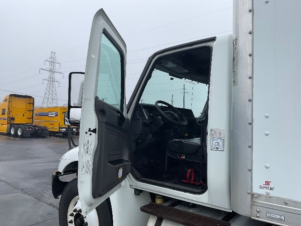 Medium Duty Box Truck-Light and Medium Duty Trucks-International-2020-MV607-Neenah-WI-257,211\n\t\tmiles-$ 34,750 - Image 16