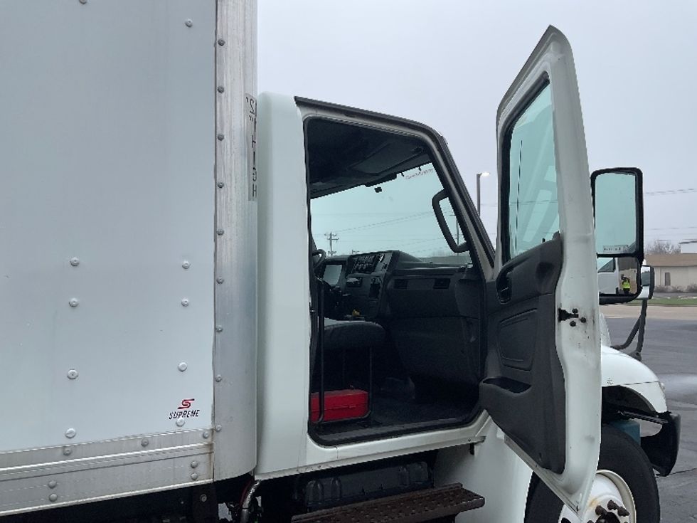 Medium Duty Box Truck-Light and Medium Duty Trucks-International-2020-MV607-Neenah-WI-257,211\n\t\tmiles-$ 34,750 - Image 19