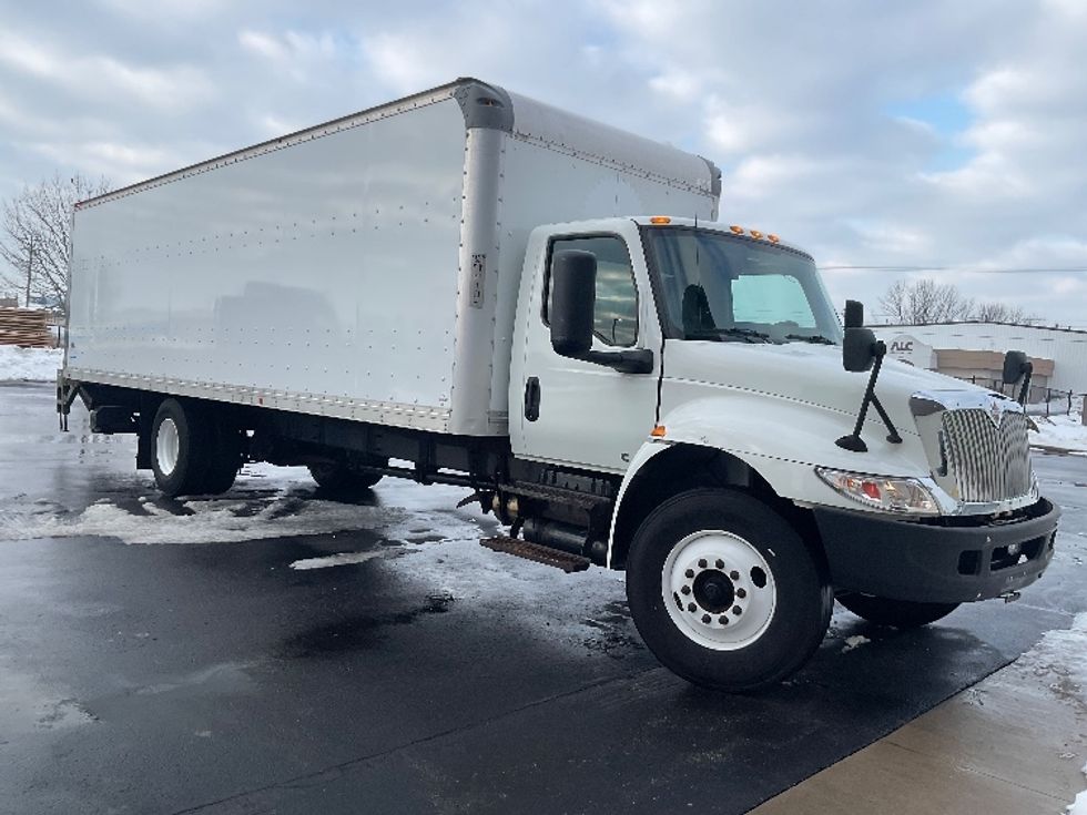 Medium Duty Box Truck-Light and Medium Duty Trucks-International-2020-MV607-Neenah-WI-379,903\n\t\tmiles-$ 20,500 - Image 1