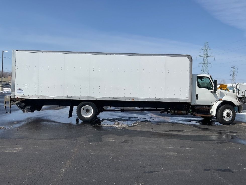 Medium Duty Box Truck-Light and Medium Duty Trucks-International-2020-MV607-Neenah-WI-379,903\n\t\tmiles-$ 20,500 - Image 15