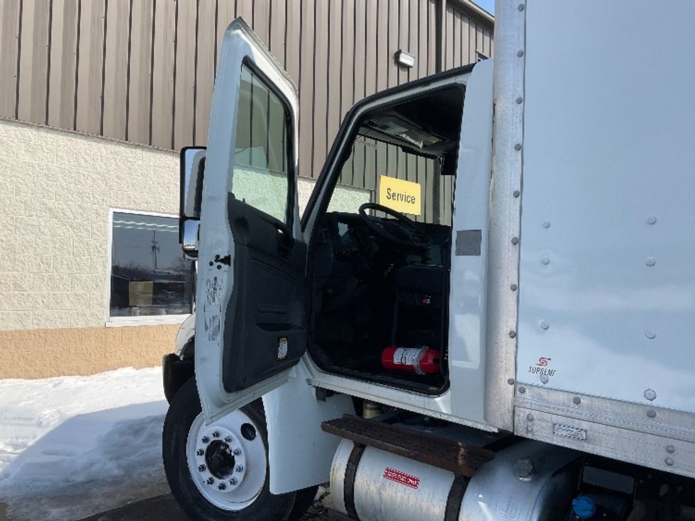 Medium Duty Box Truck-Light and Medium Duty Trucks-International-2020-MV607-Neenah-WI-379,903\n\t\tmiles-$ 20,500 - Image 16