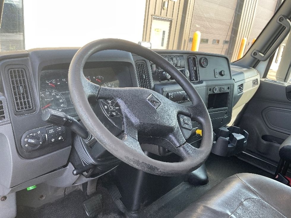 Medium Duty Box Truck-Light and Medium Duty Trucks-International-2020-MV607-Neenah-WI-379,903\n\t\tmiles-$ 20,500 - Image 17