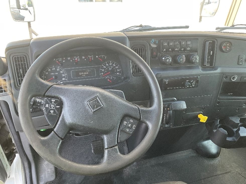 Medium Duty Box Truck-Light and Medium Duty Trucks-International-2020-MV607-Neenah-WI-379,903\n\t\tmiles-$ 20,500 - Image 18