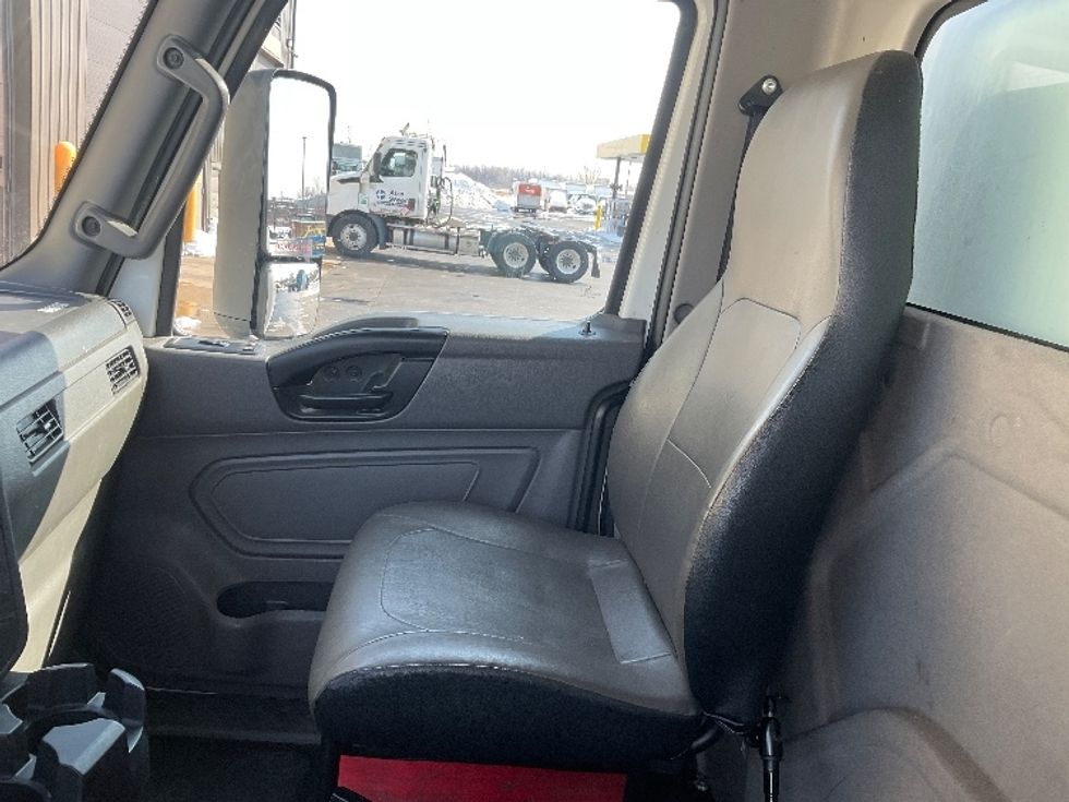 Medium Duty Box Truck-Light and Medium Duty Trucks-International-2020-MV607-Neenah-WI-379,903\n\t\tmiles-$ 20,500 - Image 19