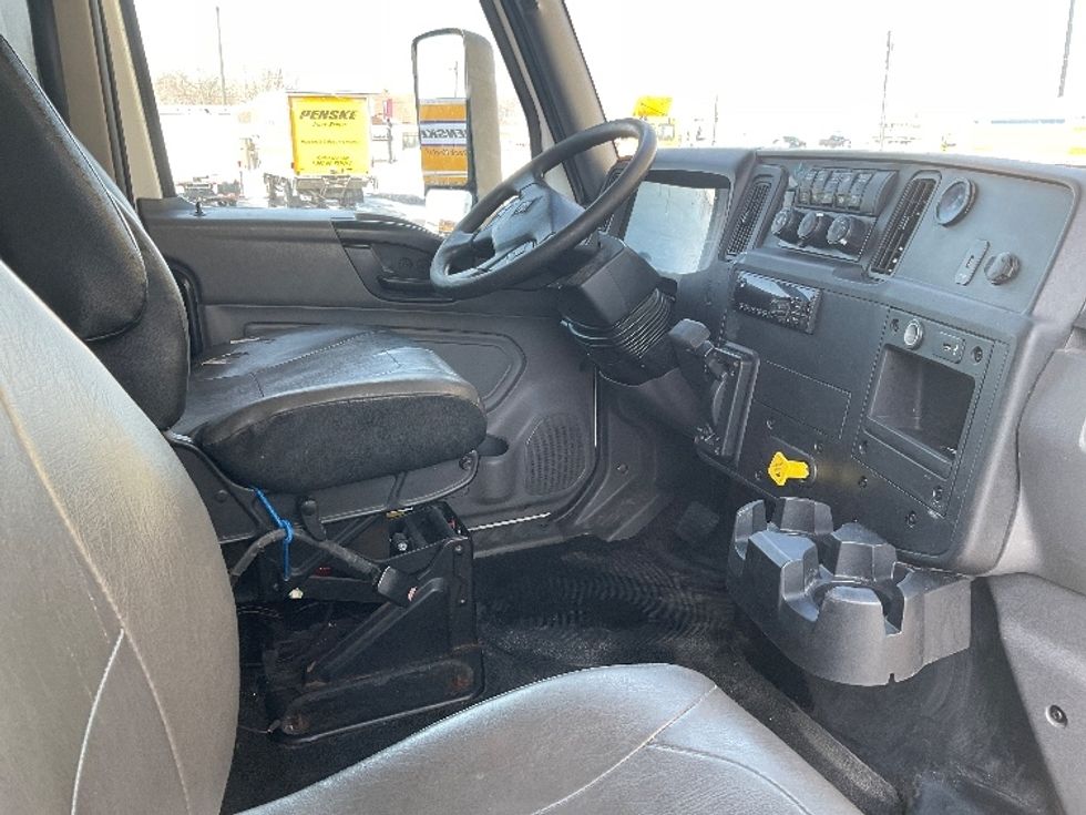 Medium Duty Box Truck-Light and Medium Duty Trucks-International-2020-MV607-Neenah-WI-379,903\n\t\tmiles-$ 20,500 - Image 22
