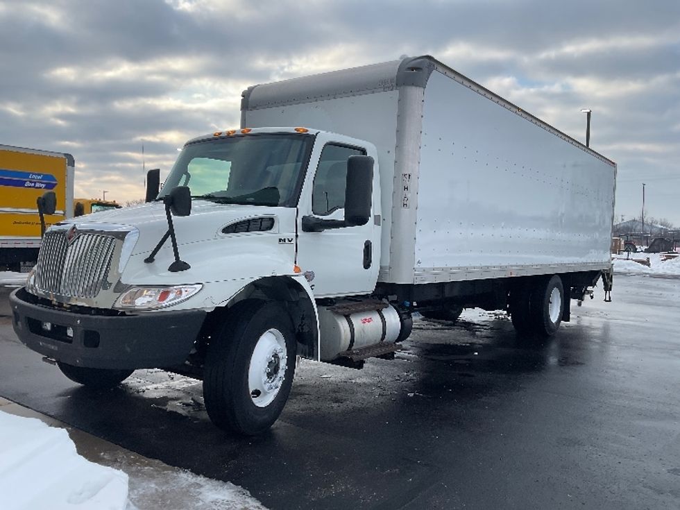 Medium Duty Box Truck-Light and Medium Duty Trucks-International-2020-MV607-Neenah-WI-379,903\n\t\tmiles-$ 20,500 - Image 3