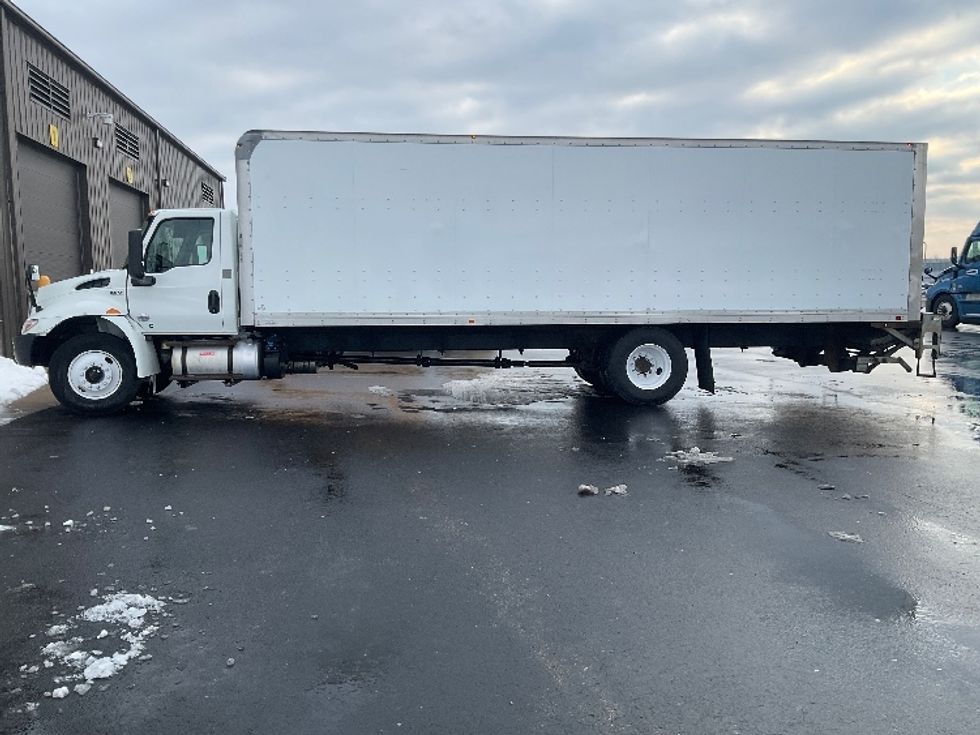 Medium Duty Box Truck-Light and Medium Duty Trucks-International-2020-MV607-Neenah-WI-379,903\n\t\tmiles-$ 20,500 - Image 4