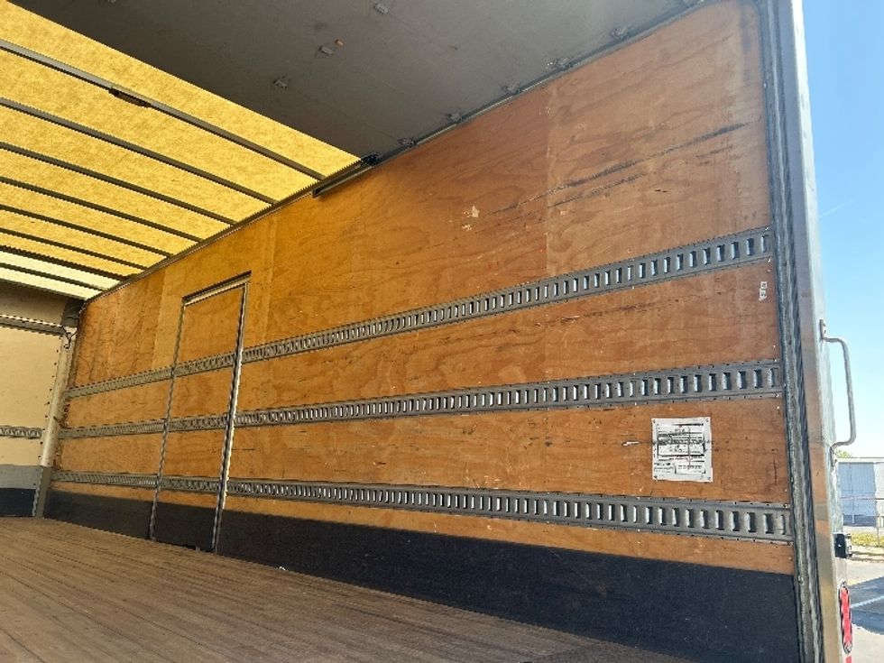 Medium Duty Box Truck-Light and Medium Duty Trucks-International-2020-MV607-New Castle-DE-163,689\n\t\tmiles-$ 49,250 - Image 12
