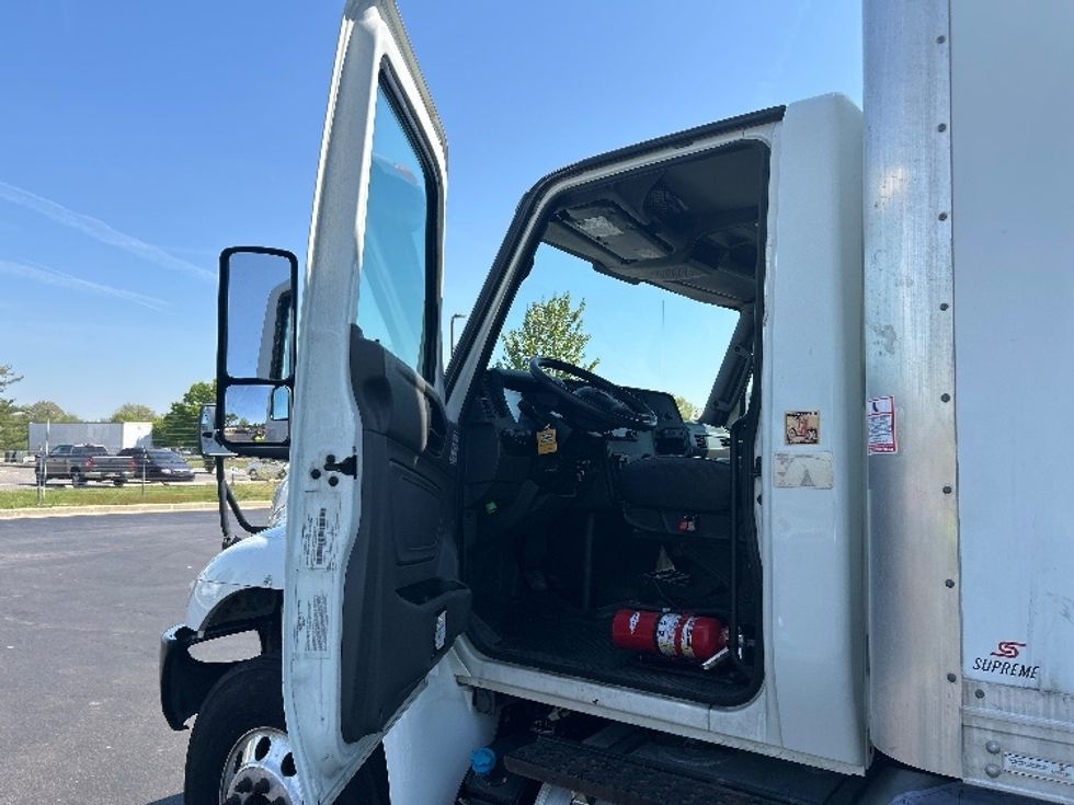 Medium Duty Box Truck-Light and Medium Duty Trucks-International-2020-MV607-New Castle-DE-163,689\n\t\tmiles-$ 49,250 - Image 16
