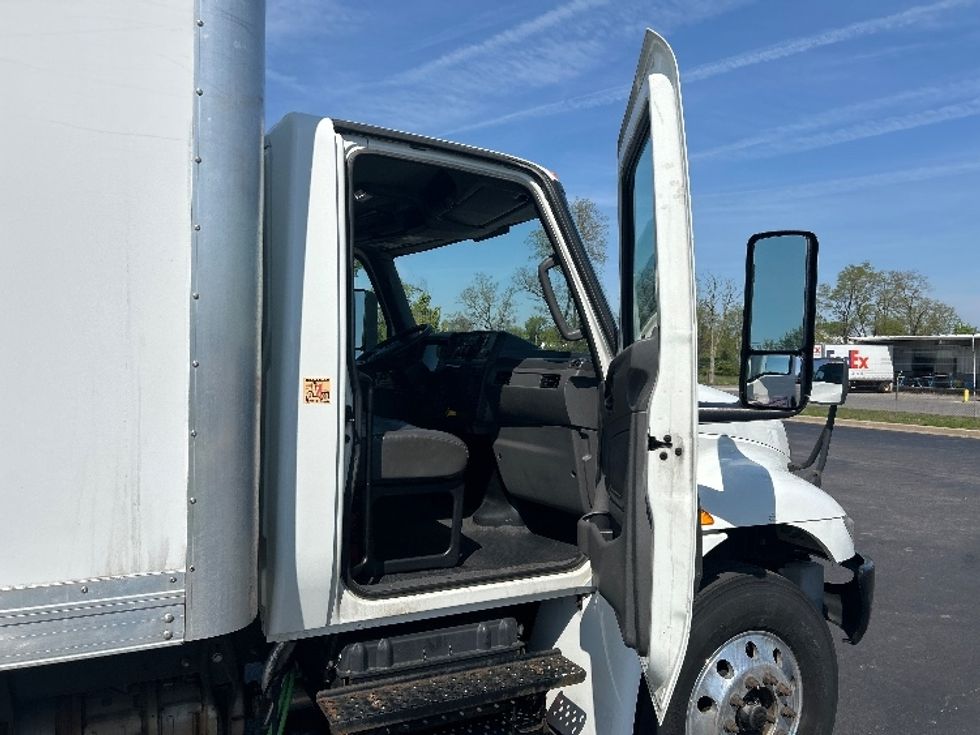 Medium Duty Box Truck-Light and Medium Duty Trucks-International-2020-MV607-New Castle-DE-163,689\n\t\tmiles-$ 49,250 - Image 20