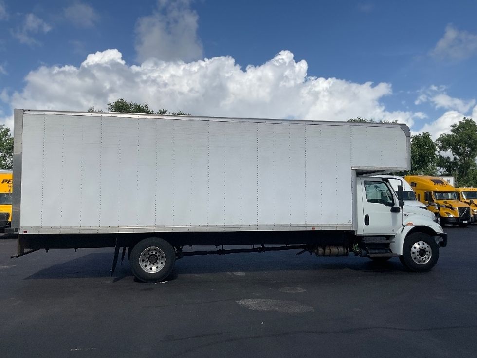 Medium Duty Box Truck-Light and Medium Duty Trucks-International-2020-MV607-New Castle-DE-187,528\n\t\tmiles-$ 48,000 - Image 15