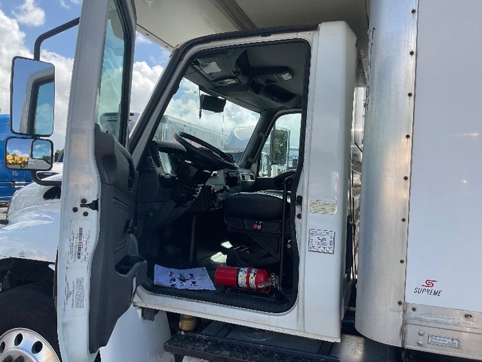Medium Duty Box Truck-Light and Medium Duty Trucks-International-2020-MV607-New Castle-DE-187,528\n\t\tmiles-$ 48,000 - Image 16