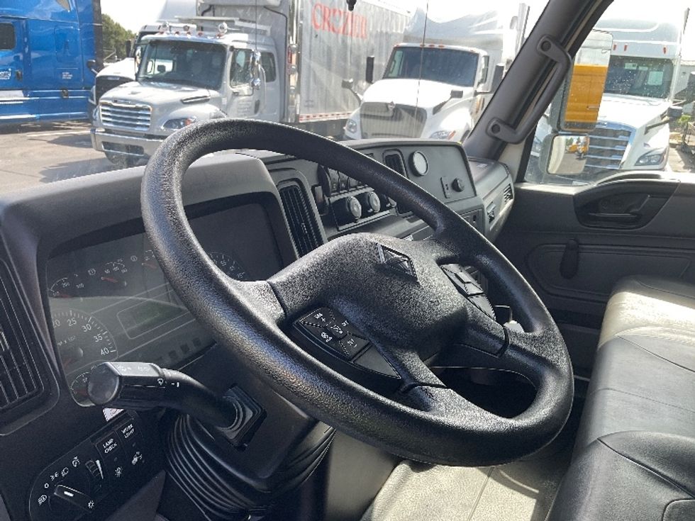 Medium Duty Box Truck-Light and Medium Duty Trucks-International-2020-MV607-New Castle-DE-187,528\n\t\tmiles-$ 48,000 - Image 17
