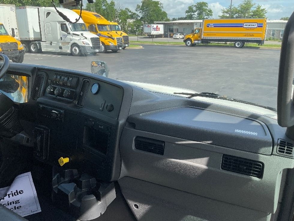Medium Duty Box Truck-Light and Medium Duty Trucks-International-2020-MV607-New Castle-DE-187,528\n\t\tmiles-$ 48,000 - Image 21