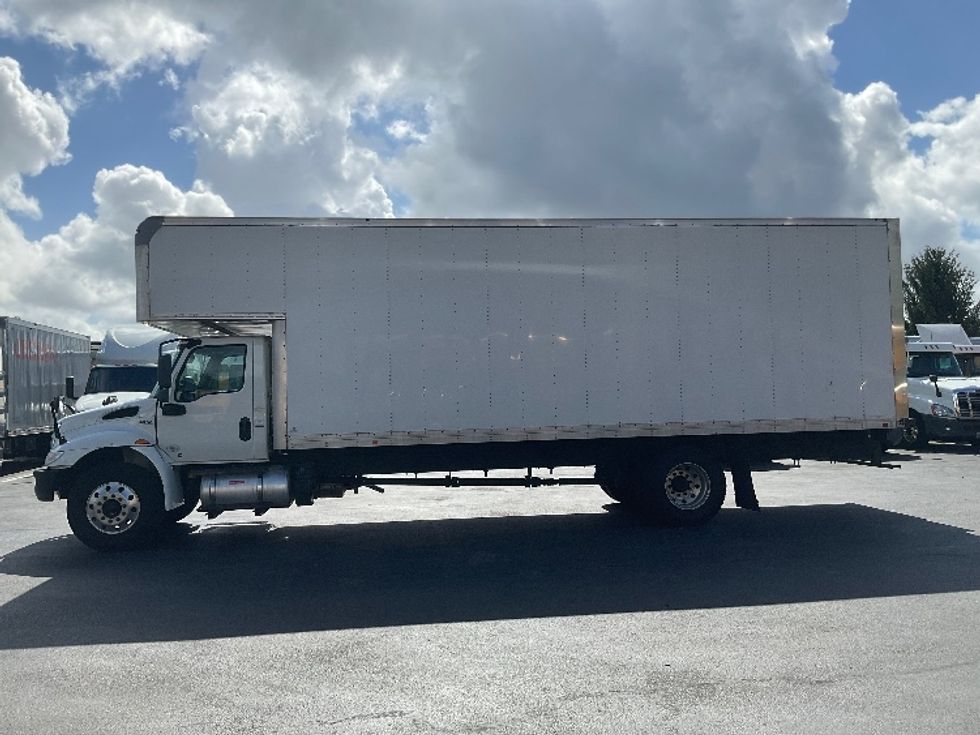 Medium Duty Box Truck-Light and Medium Duty Trucks-International-2020-MV607-New Castle-DE-187,528\n\t\tmiles-$ 48,000 - Image 4