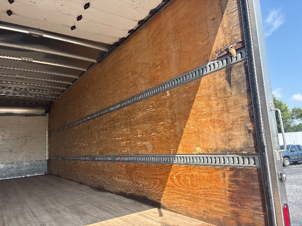 Medium Duty Box Truck-Light and Medium Duty Trucks-International-2020-MV607-New Castle-DE-197,410\n\t\tmiles-$ 53,250 - Image 12