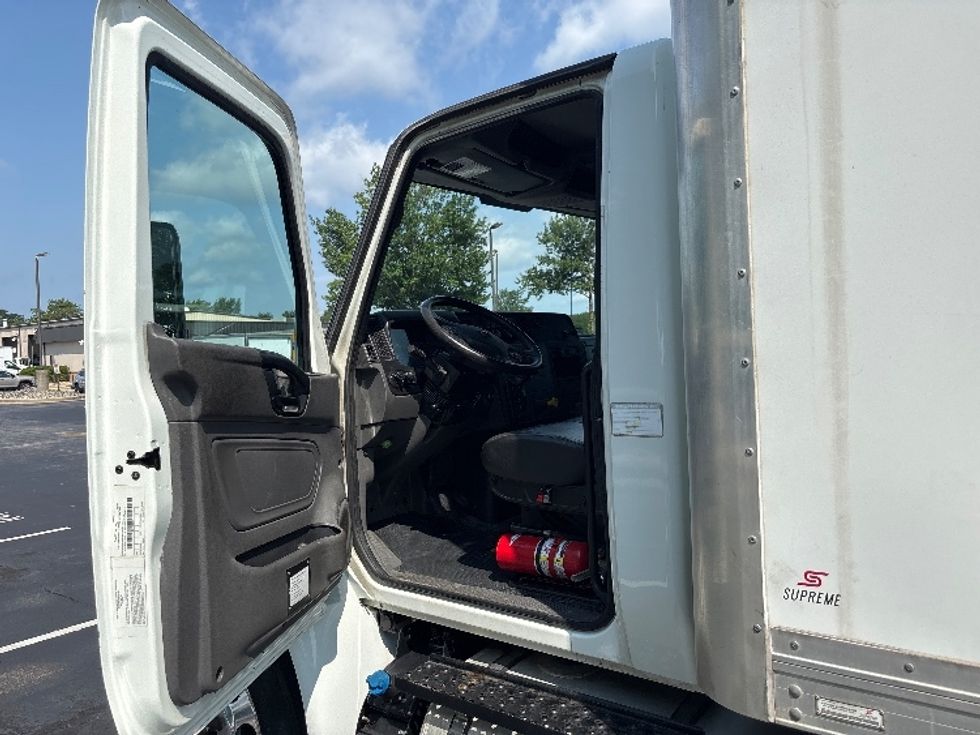 Medium Duty Box Truck-Light and Medium Duty Trucks-International-2020-MV607-New Castle-DE-197,410\n\t\tmiles-$ 53,250 - Image 16