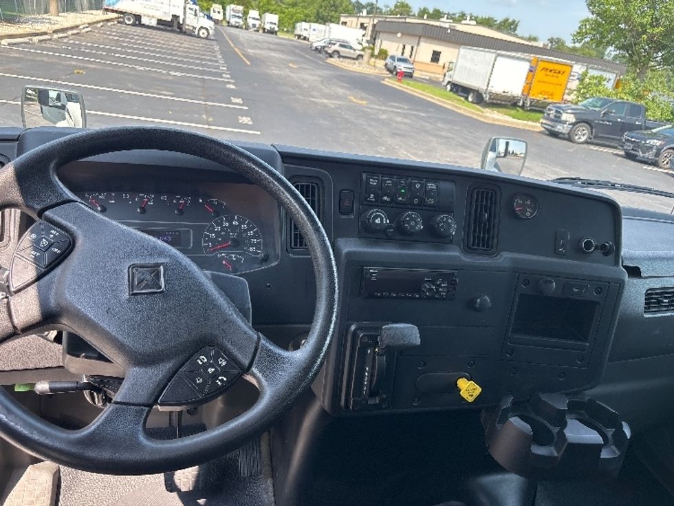 Medium Duty Box Truck-Light and Medium Duty Trucks-International-2020-MV607-New Castle-DE-197,410\n\t\tmiles-$ 53,250 - Image 18