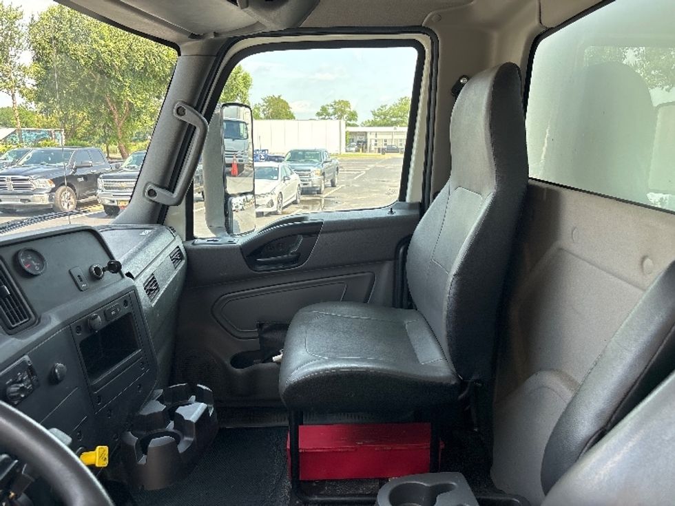 Medium Duty Box Truck-Light and Medium Duty Trucks-International-2020-MV607-New Castle-DE-197,410\n\t\tmiles-$ 53,250 - Image 19