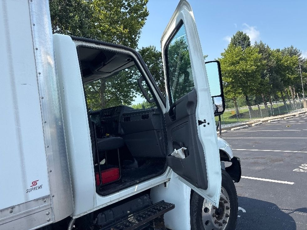 Medium Duty Box Truck-Light and Medium Duty Trucks-International-2020-MV607-New Castle-DE-197,410\n\t\tmiles-$ 53,250 - Image 20