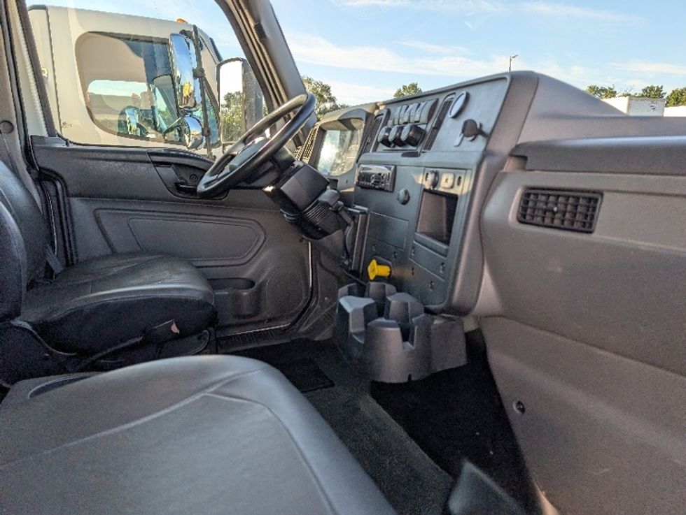 Medium Duty Box Truck-Light and Medium Duty Trucks-International-2020-MV607-New Castle-DE-197,410\n\t\tmiles-$ 53,250 - Image 23